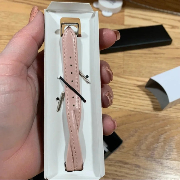 Avon Criss Cross watch, one in mint and one in peach NIB - Picture 7 of 8